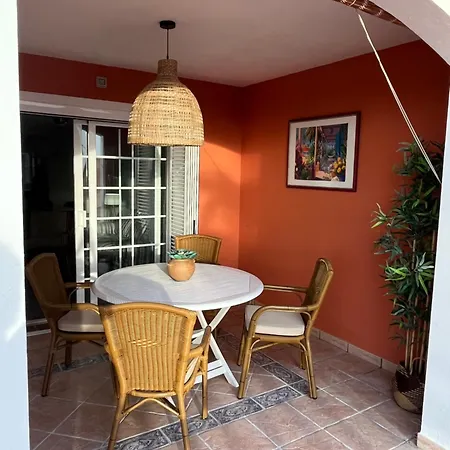 Playa Del Duque-amazing Views 2 Bedroom דירה *