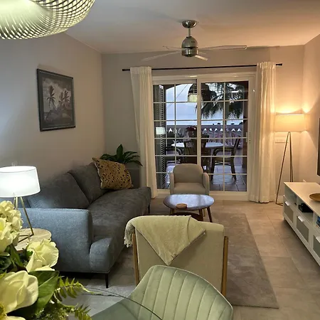 Playa Del Duque-amazing Views 2 Bedroom אדחה