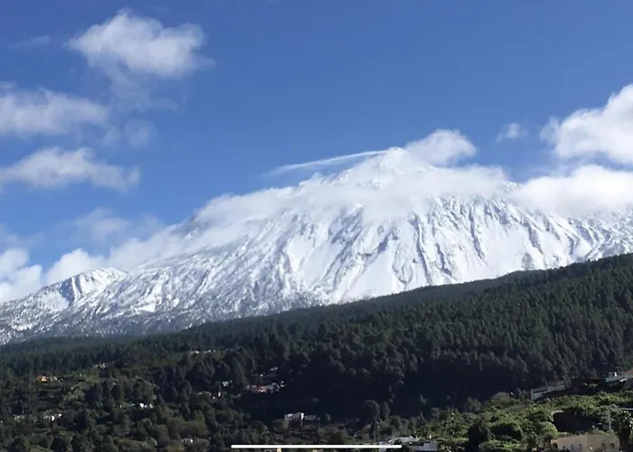 Playa Del Duque-amazing Views 2 Bedroom Апартаменти