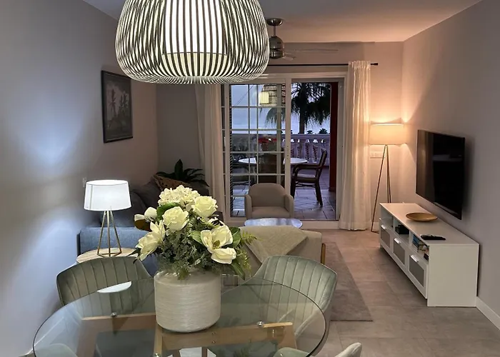 Playa Del Duque-amazing Views 2 Bedroom Апартаменти Адехе