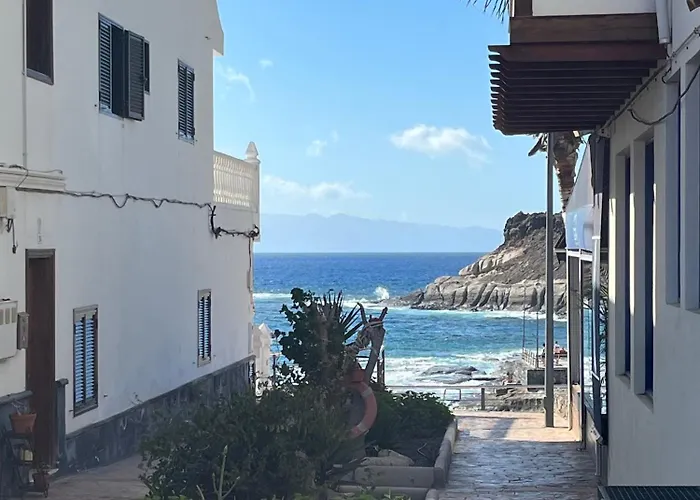 Playa Del Duque-amazing Views 2 Bedroom Апартаменти Адехе