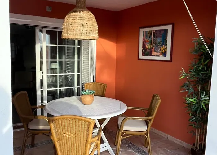 Playa Del Duque-amazing Views 2 Bedroom Апартаменти *