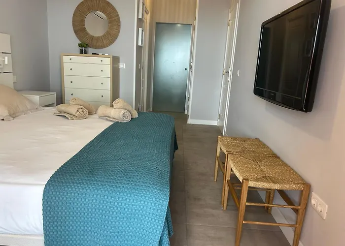 Playa Del Duque-amazing Views 2 Bedroom Апартаменти *