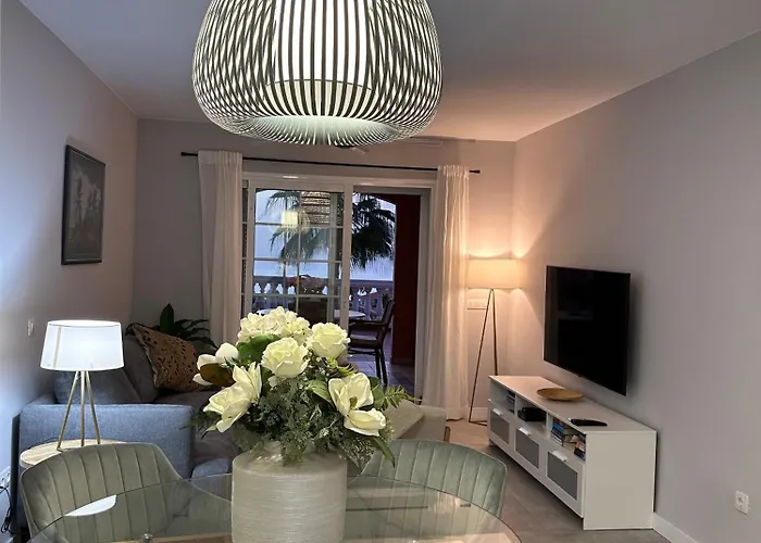 Playa Del Duque-amazing Views 2 Bedroom Апартаменти Адехе