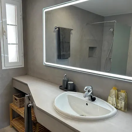 Playa Del Duque-amazing Views 2 Bedroom أذيخي