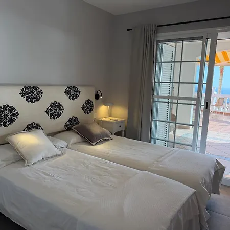 Daire Playa Del Duque-amazing Views 2 Bedroom *