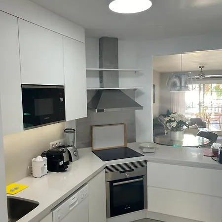 Playa Del Duque-amazing Views 2 Bedroom Daire *