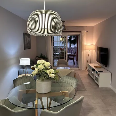 Playa Del Duque-amazing Views 2 Bedroom Daire Costa Adeje